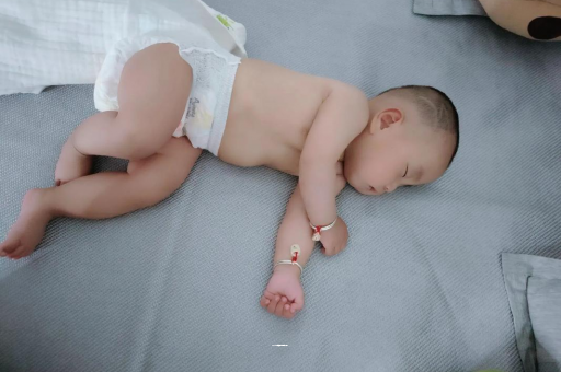 中山怀孕多久会显肚子